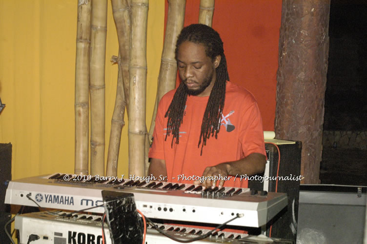 Marcia Griffiths & Edge Michael - Live In Concert - One Love Reggae Concert Series 09/10 @ Negril Escape Resort and Spa, December 29, 2009, One Love Drive, West End, Negril, Westmoreland, Jamaica W.I. - Photographs by Net2Market.com - Barry J. Hough Sr, Photographer/Photojournalist - Negril Travel Guide, Negril Jamaica WI - http://www.negriltravelguide.com - info@negriltravelguide.com...!