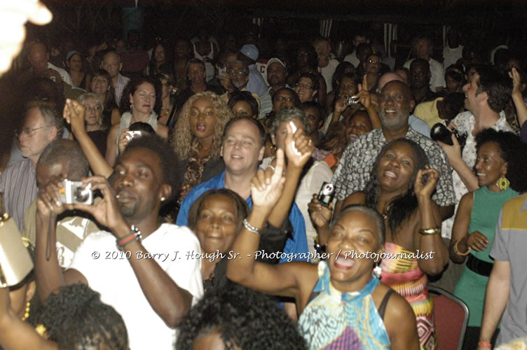 Marcia Griffiths & Edge Michael - Live In Concert - One Love Reggae Concert Series 09/10 @ Negril Escape Resort and Spa, December 29, 2009, One Love Drive, West End, Negril, Westmoreland, Jamaica W.I. - Photographs by Net2Market.com - Barry J. Hough Sr, Photographer/Photojournalist - Negril Travel Guide, Negril Jamaica WI - http://www.negriltravelguide.com - info@negriltravelguide.com...!