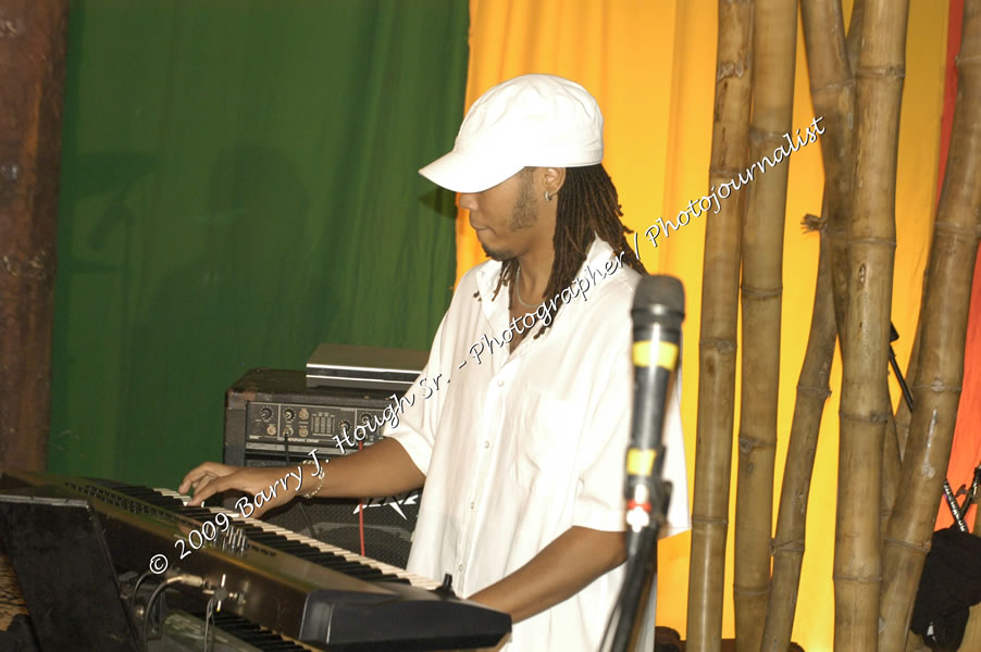  Sanchez - Live in Concert - at the One Love Reggae Concert Series 09/10 @ Negril Escape Resort & Spa - Also Featuring: Timmi Burrell and Justice Merchant- Backing Band Roots Warrior - DJ Gemini - MC Oliver Cargill, Negril Escape Resort & Spa, One Love Drive, West End, Negril, Westmoreland, Jamaica W.I. - Tuesday, November 24, 2009 - Photographs by Net2Market.com - Barry J. Hough Sr, Photographer / Photojournalist - Photos taken with a Nikon D70, D100, or D300 - Negril Travel Guide, Negril Jamaica WI - http://www.negriltravelguide.com - info@negriltravelguide.com...!