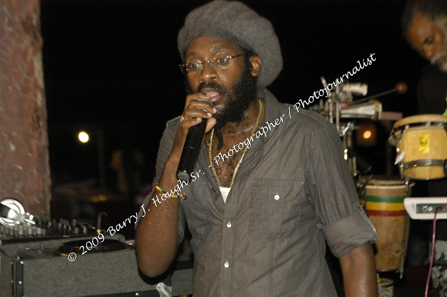  Tarrus Riley - Live in Concert - at the One Love Reggae Concert Series 09/10 @ Negril Escape Resort & Spa - Also Featuring: Mistic Bowie, Monday Justice, Cash, Dean Frazier - DJ Gemini - MC Oliver Cargill, Negril Escape Resort & Spa, One Love Drive, West End, Negril, Westmoreland, Jamaica W.I. - Tuesday, November 17, 2009 - Photographs by Net2Market.com - Barry J. Hough Sr, Photographer / Photojournalist - Photos taken with a Nikon D70, D100, or D300 - Negril Travel Guide, Negril Jamaica WI - http://www.negriltravelguide.com - info@negriltravelguide.com...!