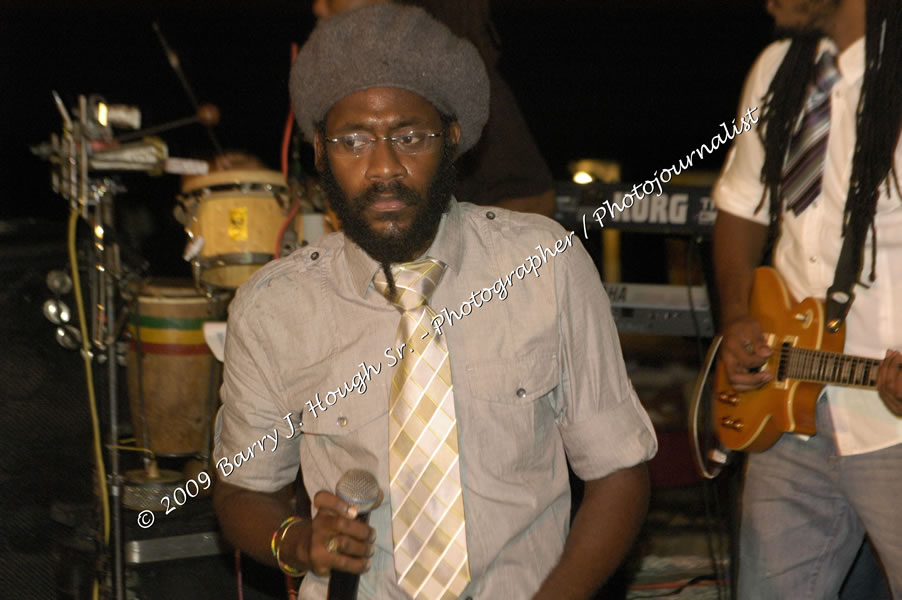  Tarrus Riley - Live in Concert - at the One Love Reggae Concert Series 09/10 @ Negril Escape Resort & Spa - Also Featuring: Mistic Bowie, Monday Justice, Cash, Dean Frazier - DJ Gemini - MC Oliver Cargill, Negril Escape Resort & Spa, One Love Drive, West End, Negril, Westmoreland, Jamaica W.I. - Tuesday, November 17, 2009 - Photographs by Net2Market.com - Barry J. Hough Sr, Photographer / Photojournalist - Photos taken with a Nikon D70, D100, or D300 - Negril Travel Guide, Negril Jamaica WI - http://www.negriltravelguide.com - info@negriltravelguide.com...!