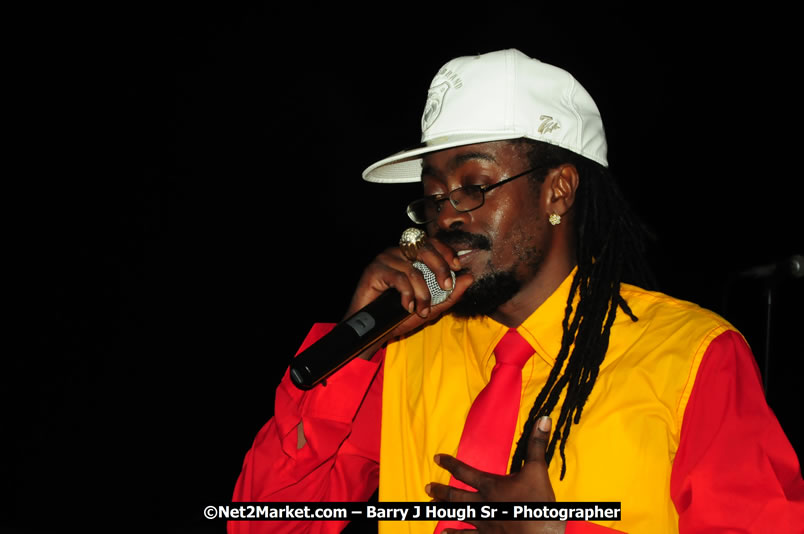 Beenie Man - Live in Concert, plus Hiyah Grade Band @ The Sunset Show @ Negril Escape Resort and Spa, Tuesday, February 3, 2009 - Live Reggae Music at Negril Escape - Tuesday Nights 6:00PM to 10:00 PM - One Love Drive, West End, Negril, Westmoreland, Jamaica W.I. - Photographs by Net2Market.com - Barry J. Hough Sr, Photographer/Photojournalist - The Negril Travel Guide - Negril's and Jamaica's Number One Concert Photography Web Site with over 40,000 Jamaican Concert photographs Published -  Negril Travel Guide, Negril Jamaica WI - http://www.negriltravelguide.com - info@negriltravelguide.com...!