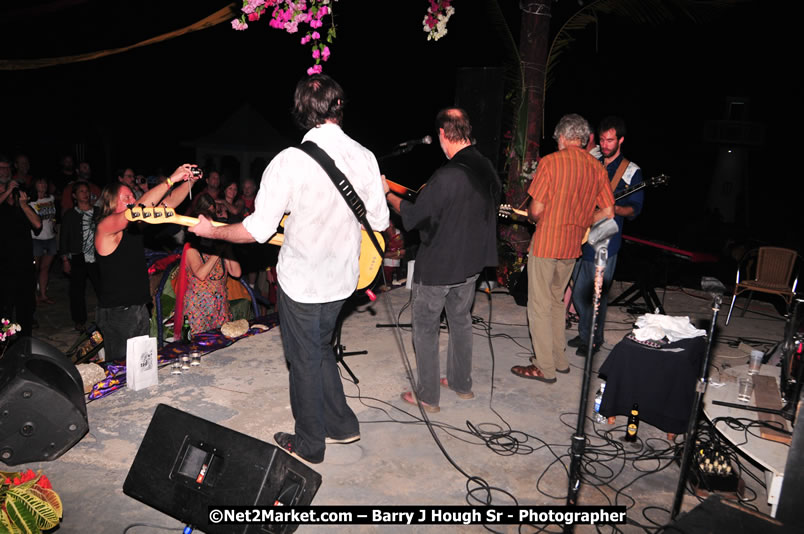 Chinese New Year @ The Sunset Show at Negril Escape - Tuesday, January 27, 2009 - Live Reggae Music at Negril Escape - Tuesday Nights 6:00PM to 10:00 PM - Photographs by Net2Market.com - Barry J. Hough Sr, Photographer/Photojournalist - Negril Travel Guide, Negril Jamaica WI - http://www.negriltravelguide.com - info@negriltravelguide.com...!