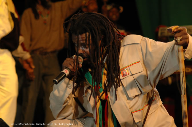 Luciano - Tru Juice Rebel Salute 2006 - Reggae's Premiere Roots Festival - Pre-Show Venue Photos -Port Kaiser Sports Club, Saturday, January 14, 2006 - Negril Travel Guide, Negril Jamaica WI - http://www.negriltravelguide.com - info@negriltravelguide.com...!