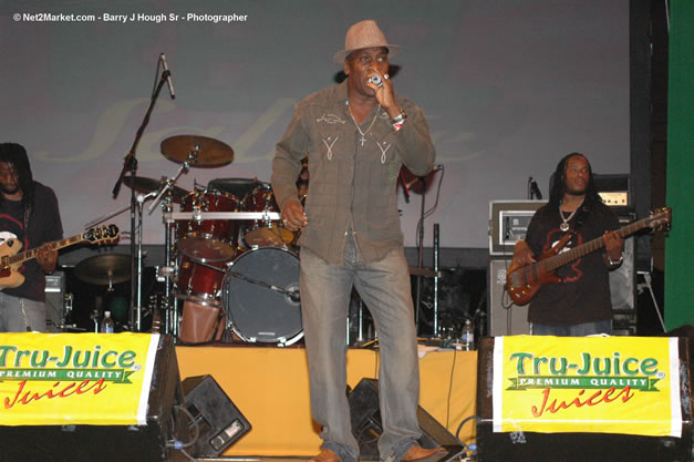 George Nooks @ Tru-Juice Rebel Salute 2007 - Saturday, January 13, 2007, Port Kaiser Sports Club, St. Elizabeth - Negril Travel Guide, Negril Jamaica WI - http://www.negriltravelguide.com - info@negriltravelguide.com...!