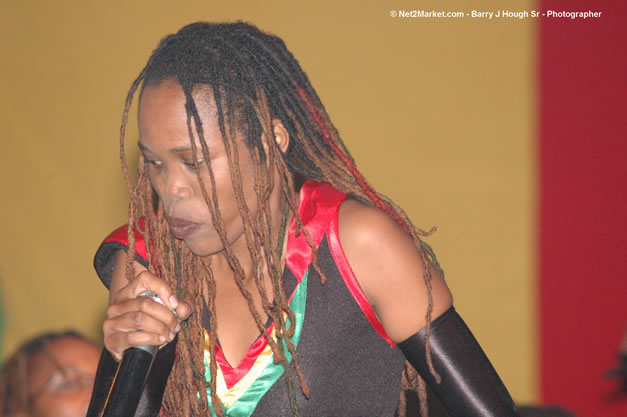 Queen Ifrica @ Tru-Juice Rebel Salute 2007 - Saturday, January 13, 2007, Port Kaiser Sports Club, St. Elizabeth - Negril Travel Guide, Negril Jamaica WI - http://www.negriltravelguide.com - info@negriltravelguide.com...!