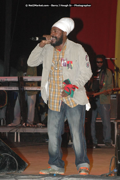 Luton Fyah at Tru-Juice Rebel Salute 2008 - The 15th staging of Tru-Juice Rebel Salute, Saturday, January 12, 2008, Port Kaiser Sports Club, St. Elizabeth, Jamaica W.I. - Photographs by Net2Market.com - Barry J. Hough Sr, Photographer - Negril Travel Guide, Negril Jamaica WI - http://www.negriltravelguide.com - info@negriltravelguide.com...!