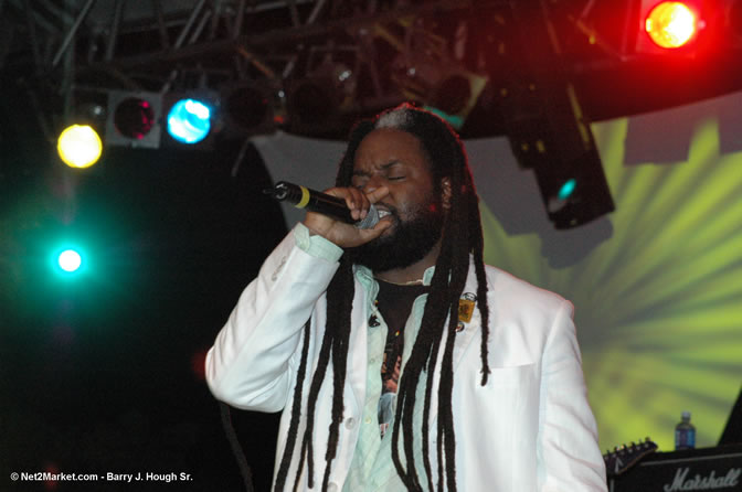 Morgan Heritage - Red Stripe Reggae Sumfest 2005 - International Night - July 22th, 2005 - Negril Travel Guide, Negril Jamaica WI - http://www.negriltravelguide.com - info@negriltravelguide.com...!