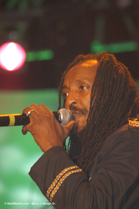 Mackie Concious - Red Stripe Reggae Sumfest 2005 - International Night - July 22th, 2005 - Negril Travel Guide, Negril Jamaica WI - http://www.negriltravelguide.com - info@negriltravelguide.com...!