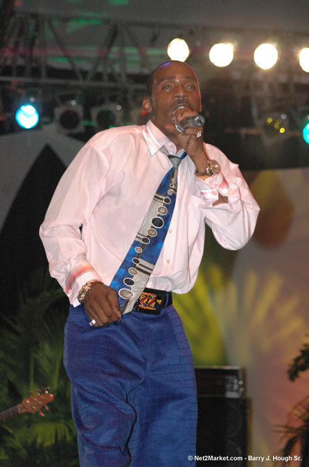 Sanchez - Red Stripe Reggae Sumfest 2005 - International Night - July 22th, 2005 - Negril Travel Guide, Negril Jamaica WI - http://www.negriltravelguide.com - info@negriltravelguide.com...!