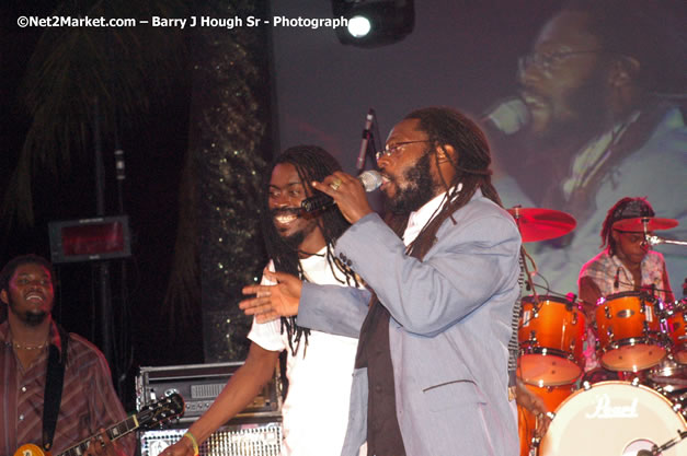 Beeniw Man & Barbee  - Red Stripe Reggae Sumfest 2007 - Zenith - Saturday, July 21, 2007 - Catherine Hall, Montego Bay, St James, Jamaica W.I. - Negril Travel Guide, Negril Jamaica WI - http://www.negriltravelguide.com - info@negriltravelguide.com...!