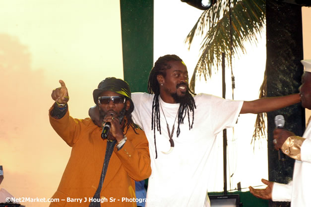 Beeniw Man & Barbee  - Red Stripe Reggae Sumfest 2007 - Zenith - Saturday, July 21, 2007 - Catherine Hall, Montego Bay, St James, Jamaica W.I. - Negril Travel Guide, Negril Jamaica WI - http://www.negriltravelguide.com - info@negriltravelguide.com...!