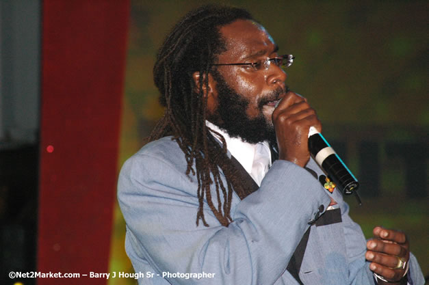 Tarrus Riley - Red Stripe Reggae Sumfest 2007 - Zenith - Saturday, July 21, 2007 - Catherine Hall, Montego Bay, St James, Jamaica W.I. - Negril Travel Guide, Negril Jamaica WI - http://www.negriltravelguide.com - info@negriltravelguide.com...!