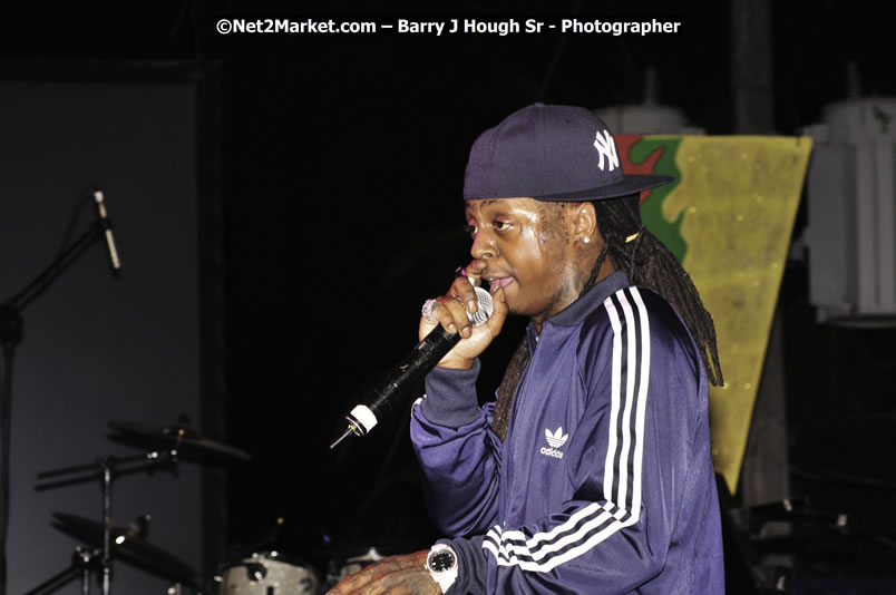 Lil Wayne @ Red Stripe Reggae Sumfest 2008 International Night 2, Catherine Hall, Montego Bay - Saturday, July 19, 2008 - Reggae Sumfest 2008 July 13 - July 19, 2008 - Photographs by Net2Market.com - Barry J. Hough Sr. Photojournalist/Photograper - Photographs taken with a Nikon D300 - Negril Travel Guide, Negril Jamaica WI - http://www.negriltravelguide.com - info@negriltravelguide.com...!