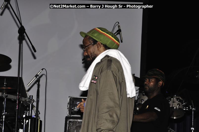 Tarrus Riley @ Red Stripe Reggae Sumfest 2008 International Night 2, Catherine Hall, Montego Bay - Saturday, July 19, 2008 - Reggae Sumfest 2008 July 13 - July 19, 2008 - Photographs by Net2Market.com - Barry J. Hough Sr. Photojournalist/Photograper - Photographs taken with a Nikon D300 - Negril Travel Guide, Negril Jamaica WI - http://www.negriltravelguide.com - info@negriltravelguide.com...!