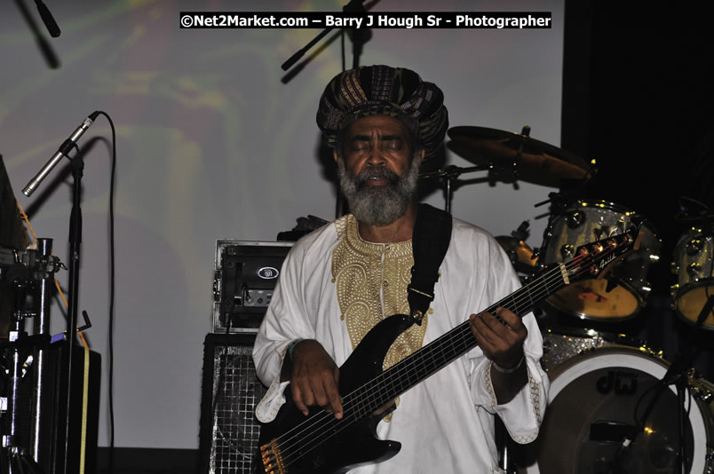 Tarrus Riley @ Red Stripe Reggae Sumfest 2008 International Night 2, Catherine Hall, Montego Bay - Saturday, July 19, 2008 - Reggae Sumfest 2008 July 13 - July 19, 2008 - Photographs by Net2Market.com - Barry J. Hough Sr. Photojournalist/Photograper - Photographs taken with a Nikon D300 - Negril Travel Guide, Negril Jamaica WI - http://www.negriltravelguide.com - info@negriltravelguide.com...!