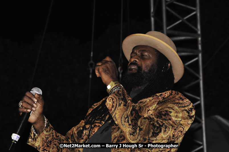 Tarrus Riley @ Red Stripe Reggae Sumfest 2008 International Night 2, Catherine Hall, Montego Bay - Saturday, July 19, 2008 - Reggae Sumfest 2008 July 13 - July 19, 2008 - Photographs by Net2Market.com - Barry J. Hough Sr. Photojournalist/Photograper - Photographs taken with a Nikon D300 - Negril Travel Guide, Negril Jamaica WI - http://www.negriltravelguide.com - info@negriltravelguide.com...!