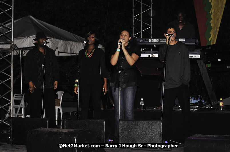 Andy Vernon @ Reggae Sumfest 2008 International Night 2, Catherine Hall, Montego Bay - Saturday, July 19, 2008 - Reggae Sumfest 2008 July 13 - July 19, 2008 - Photographs by Net2Market.com - Barry J. Hough Sr. Photojournalist/Photograper - Photographs taken with a Nikon D300 - Negril Travel Guide, Negril Jamaica WI - http://www.negriltravelguide.com - info@negriltravelguide.com...!