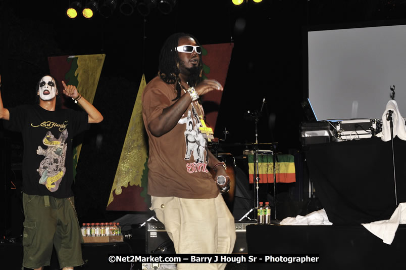 T - Pain @ Reggae Sumfest 2008 International Night 2, Catherine Hall, Montego Bay - Saturday, July 19, 2008 - Reggae Sumfest 2008 July 13 - July 19, 2008 - Photographs by Net2Market.com - Barry J. Hough Sr. Photojournalist/Photograper - Photographs taken with a Nikon D300 - Negril Travel Guide, Negril Jamaica WI - http://www.negriltravelguide.com - info@negriltravelguide.com...!