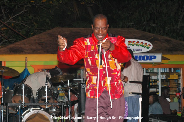 Tarrus Riley, Jimmy Riley, and Dwayne Stephensen - Money Cologne Promotions in association with "British Link Up" presents Summer Jam featuring She's Royal Tarrus Riley & Jimmy Riley - Plus Ras Slick, Sham Dawg, and Whiskey Bagio @ Roots Bamboo, Norman Manley Boulevard, Negril, Jamaica W.I. - Backed up Dean Fraser & The Hurricanne Band - MC Barry G and Rev. BB - July 25, 2007 - Negril Travel Guide.com, Negril Jamaica WI - http://www.negriltravelguide.com - info@negriltravelguide.com...!