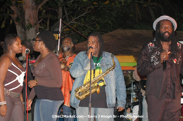 Tarrus Riley, Jimmy Riley, and Dwayne Stephensen - Money Cologne Promotions in association with "British Link Up" presents Summer Jam featuring She's Royal Tarrus Riley & Jimmy Riley - Plus Ras Slick, Sham Dawg, and Whiskey Bagio @ Roots Bamboo, Norman Manley Boulevard, Negril, Jamaica W.I. - Backed up Dean Fraser & The Hurricanne Band - MC Barry G and Rev. BB - July 25, 2007 - Negril Travel Guide.com, Negril Jamaica WI - http://www.negriltravelguide.com - info@negriltravelguide.com...!