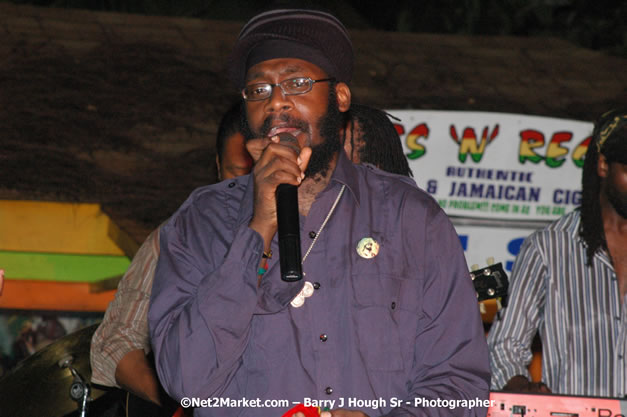 Tarrus Riley, Jimmy Riley, and Dwayne Stephensen - Money Cologne Promotions in association with "British Link Up" presents Summer Jam featuring She's Royal Tarrus Riley & Jimmy Riley - Plus Ras Slick, Sham Dawg, and Whiskey Bagio @ Roots Bamboo, Norman Manley Boulevard, Negril, Jamaica W.I. - Backed up Dean Fraser & The Hurricanne Band - MC Barry G and Rev. BB - July 25, 2007 - Negril Travel Guide.com, Negril Jamaica WI - http://www.negriltravelguide.com - info@negriltravelguide.com...!