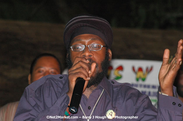 Tarrus Riley, Jimmy Riley, and Dwayne Stephensen - Money Cologne Promotions in association with "British Link Up" presents Summer Jam featuring She's Royal Tarrus Riley & Jimmy Riley - Plus Ras Slick, Sham Dawg, and Whiskey Bagio @ Roots Bamboo, Norman Manley Boulevard, Negril, Jamaica W.I. - Backed up Dean Fraser & The Hurricanne Band - MC Barry G and Rev. BB - July 25, 2007 - Negril Travel Guide.com, Negril Jamaica WI - http://www.negriltravelguide.com - info@negriltravelguide.com...!