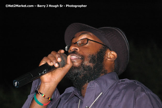 Tarrus Riley, Jimmy Riley, and Dwayne Stephensen - Money Cologne Promotions in association with "British Link Up" presents Summer Jam featuring She's Royal Tarrus Riley & Jimmy Riley - Plus Ras Slick, Sham Dawg, and Whiskey Bagio @ Roots Bamboo, Norman Manley Boulevard, Negril, Jamaica W.I. - Backed up Dean Fraser & The Hurricanne Band - MC Barry G and Rev. BB - July 25, 2007 - Negril Travel Guide.com, Negril Jamaica WI - http://www.negriltravelguide.com - info@negriltravelguide.com...!