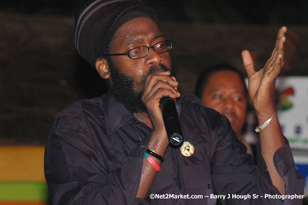 Tarrus Riley, Jimmy Riley, and Dwayne Stephensen - Money Cologne Promotions in association with "British Link Up" presents Summer Jam featuring She's Royal Tarrus Riley & Jimmy Riley - Plus Ras Slick, Sham Dawg, and Whiskey Bagio @ Roots Bamboo, Norman Manley Boulevard, Negril, Jamaica W.I. - Backed up Dean Fraser & The Hurricanne Band - MC Barry G and Rev. BB - July 25, 2007 - Negril Travel Guide.com, Negril Jamaica WI - http://www.negriltravelguide.com - info@negriltravelguide.com...!