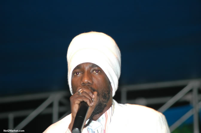 Sizzla - Spring Break 2005 -  6th Anniversary - All Day - All Night - Photo Gallery - Sunday, March 13th - Long Bay Beach, Negril Jamaica - Negril Travel Guide, Negril Jamaica WI - http://www.negriltravelguide.com - info@negriltravelguide.com...!