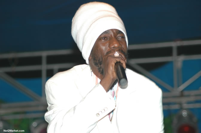 Sizzla - Spring Break 2005 -  6th Anniversary - All Day - All Night - Photo Gallery - Sunday, March 13th - Long Bay Beach, Negril Jamaica - Negril Travel Guide, Negril Jamaica WI - http://www.negriltravelguide.com - info@negriltravelguide.com...!