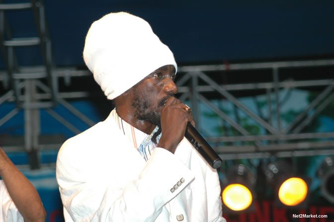 Sizzla - Spring Break 2005 -  6th Anniversary - All Day - All Night - Photo Gallery - Sunday, March 13th - Long Bay Beach, Negril Jamaica - Negril Travel Guide, Negril Jamaica WI - http://www.negriltravelguide.com - info@negriltravelguide.com...!