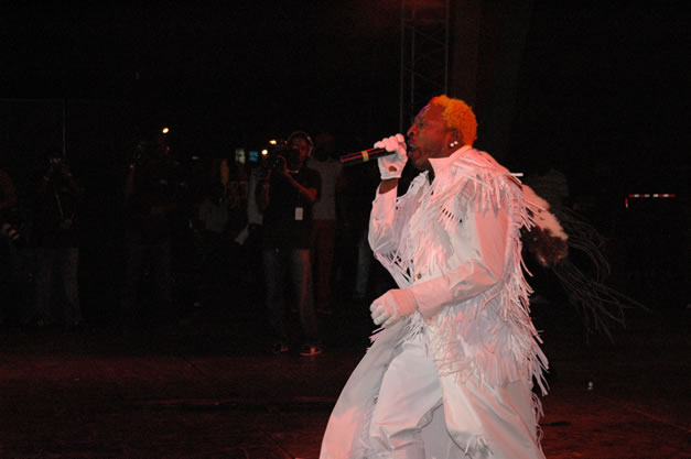 Elephant Man - Red Stripe Reggae Sumfest 2006 - Stormfront - The Blazing Dance Hall Night - Thursday, July 20, 2006 - Catherine Hall Venue - Montego Bay, Jamaica - Negril Travel Guide, Negril Jamaica WI - http://www.negriltravelguide.com - info@negriltravelguide.com...!