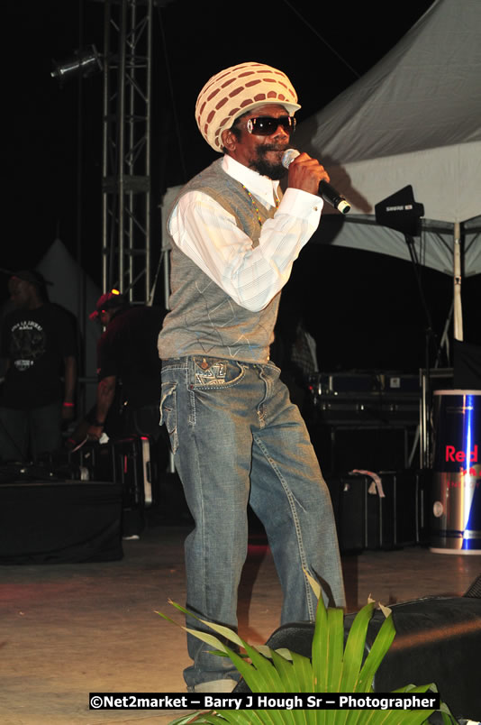 Coco T @ Unite The People An International Reggae Fest, Featuring: Beres Hammond, Coco T, Queen Ifrica, Khalil, Cameal Davis, Iley Dread, Rochelle, Geoffrey Star, Ras Penco, Kool DeLoy, Otis Gayle, J.McKay, Tiney Winey, Venue at Norman Manley Boulevard, Negril, Westmoreland, Jamaica - Saturday, April 4, 2009 - Photographs by Net2Market.com - Barry J. Hough Sr, Photographer/Photojournalist - Negril Travel Guide, Negril Jamaica WI - http://www.negriltravelguide.com - info@negriltravelguide.com...!