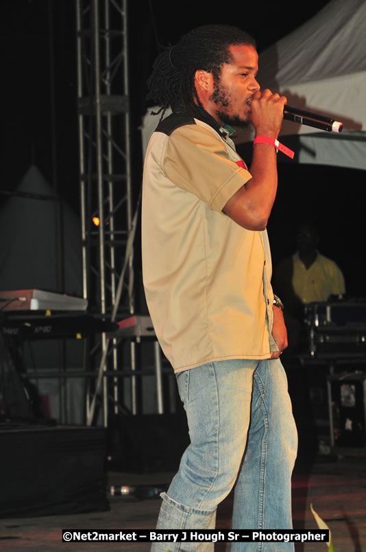 Queen Ifrica @ Unite The People An International Reggae Fest, Featuring: Beres Hammond, Coco T, Queen Ifrica, Khalil, Cameal Davis, Iley Dread, Rochelle, Geoffrey Star, Ras Penco, Kool DeLoy, Otis Gayle, J.McKay, Tiney Winey, Venue at Norman Manley Boulevard, Negril, Westmoreland, Jamaica - Saturday, April 4, 2009 - Photographs by Net2Market.com - Barry J. Hough Sr, Photographer/Photojournalist - Negril Travel Guide, Negril Jamaica WI - http://www.negriltravelguide.com - info@negriltravelguide.com...!