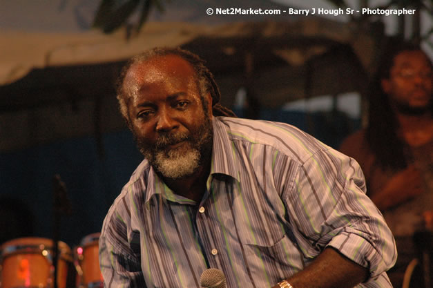 Freddie McGregor @ Western Consciousness 2007 - Presented by King of Kings Productons - Saturday, April 28, 2007 - Llandilo Cultural Centre, Savanna-La-Mar, Westmoreland, Jamaica W.I. - Negril Travel Guide, Negril Jamaica WI - http://www.negriltravelguide.com - info@negriltravelguide.com...!