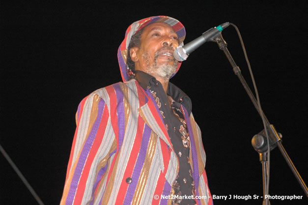 Ljahman Levi @ Western Consciousness 2007 - Presented by King of Kings Productons - Saturday, April 28, 2007 - Llandilo Cultural Centre, Savanna-La-Mar, Westmoreland, Jamaica W.I. - Negril Travel Guide, Negril Jamaica WI - http://www.negriltravelguide.com - info@negriltravelguide.com...!