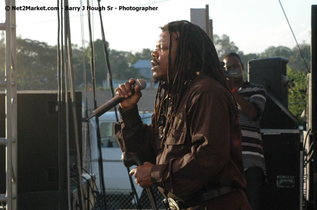 Luciano @ Western Consciousness 2007 - Presented by King of Kings Productons - Saturday, April 28, 2007 - Llandilo Cultural Centre, Savanna-La-Mar, Westmoreland, Jamaica W.I. - Negril Travel Guide, Negril Jamaica WI - http://www.negriltravelguide.com - info@negriltravelguide.com...!