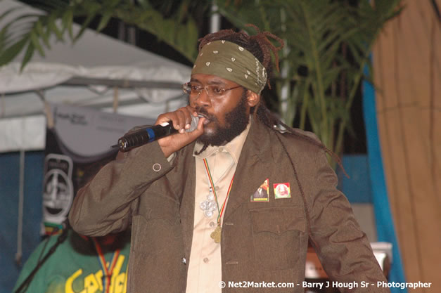 Tarrus Riley @ Western Consciousness 2007 - Presented by King of Kings Productons - Saturday, April 28, 2007 - Llandilo Cultural Centre, Savanna-La-Mar, Westmoreland, Jamaica W.I. - Negril Travel Guide, Negril Jamaica WI - http://www.negriltravelguide.com - info@negriltravelguide.com...!