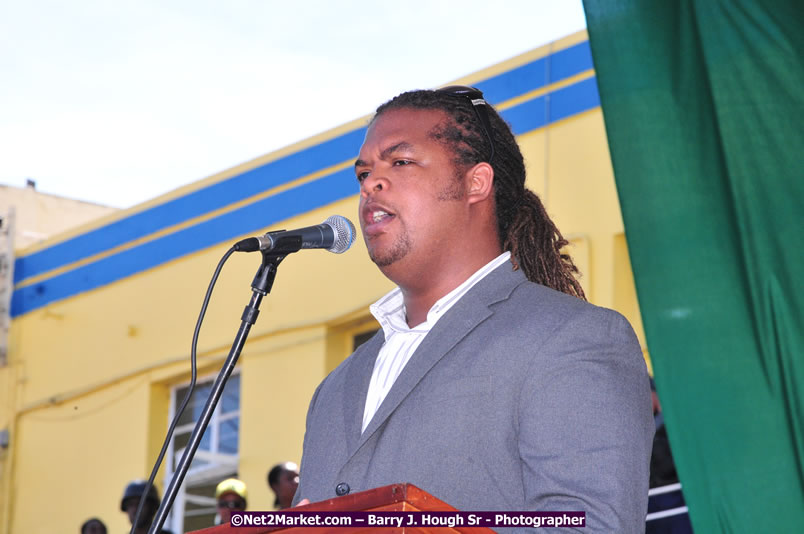 The City of Montego Bay Welcomes Our 2008 Olympians - Western Motorcade - Civic Ceremony - A Salute To Our Beijing Heros - Sam Sharpe Square, Montego Bay, Jamaica - Tuesday, October 7, 2008 - Photographs by Net2Market.com - Barry J. Hough Sr. Photojournalist/Photograper - Photographs taken with a Nikon D300 - Negril Travel Guide, Negril Jamaica WI - http://www.negriltravelguide.com - info@negriltravelguide.com...!