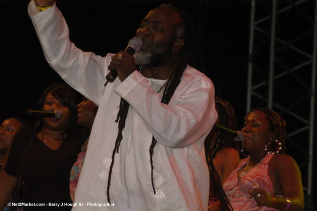 Freddy McGregor @ The Aqueduct on Rose Hall - Friday, January 26, 2007 - 10th Anniversary - Air Jamaica Jazz & Blues Festival 2007 - The Art of Music - Tuesday, January 23 - Saturday, January 27, 2007, The Aqueduct on Rose Hall, Montego Bay, Jamaica - Negril Travel Guide, Negril Jamaica WI - http://www.negriltravelguide.com - info@negriltravelguide.com...!