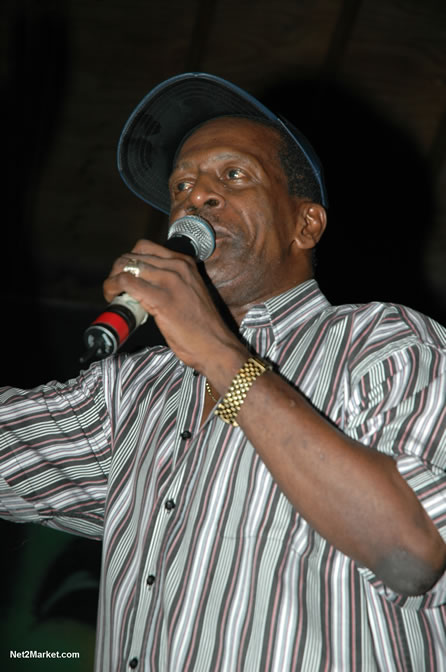 The Messenger, Reggae Super Star - Luciano - Gregory Isaacs - Bobby Dread - Swallow - backed by the Indika Band - Boubon Beach Restaurant, Beach Bar & Oceanfront Accommodations - Negril Travel Guide, Negril Jamaica WI - http://www.negriltravelguide.com - info@negriltravelguide.com...!