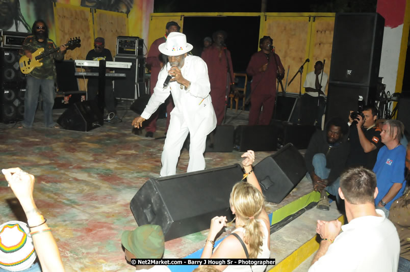 Bunny Wailer & King Yellowman at Bourbon Beach - Monday, February 25, 2008 - Bourbin Beach Restaurant, Bar, Oceanfront Accommodatioins, Live Reggae Music & Disco, Norman Manley Boulevard, Negril, Westmoreland, Jamaica W.I. - Photographs by Net2Market.com - Barry J. Hough Sr, Photographer - Negril Travel Guide, Negril Jamaica WI - http://www.negriltravelguide.com - info@negriltravelguide.com...!