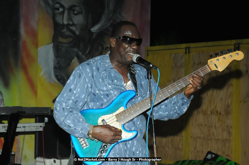 Leroy Sibbles and Gregory Isaacs at Bourbon Beach - Monday, February 11, 2008 - Bourbon Beach, Norman Manley Boulevard, Negril, Westmoreland, Jamaica W.I. - Photographs by Net2Market.com - Barry J. Hough Sr, Photographer - Negril Travel Guide, Negril Jamaica WI - http://www.negriltravelguide.com - info@negriltravelguide.com...!