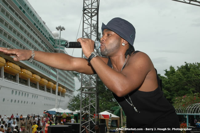 MS Freedom Of The Seas [Royal Caribbean International's - Newest Vessel] Plaques &amp; Keys Ceremony in order to commemorate its first arrival at the Port Montego Bay Photos - Negril Travel Guide, Negril Jamaica WI - http://www.negriltravelguide.com - info@negriltravelguide.com...!