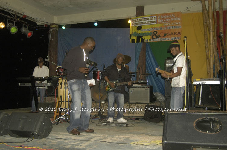 Etana - Live In Concert - One Love Reggae Concert Series 09/10 @ Negril Escape Resort and Spa, December 22, 2009, One Love Drive, West End, Negril, Westmoreland, Jamaica W.I. - Photographs by Net2Market.com - Barry J. Hough Sr, Photographer/Photojournalist - Negril Travel Guide, Negril Jamaica WI - http://www.negriltravelguide.com - info@negriltravelguide.com...!