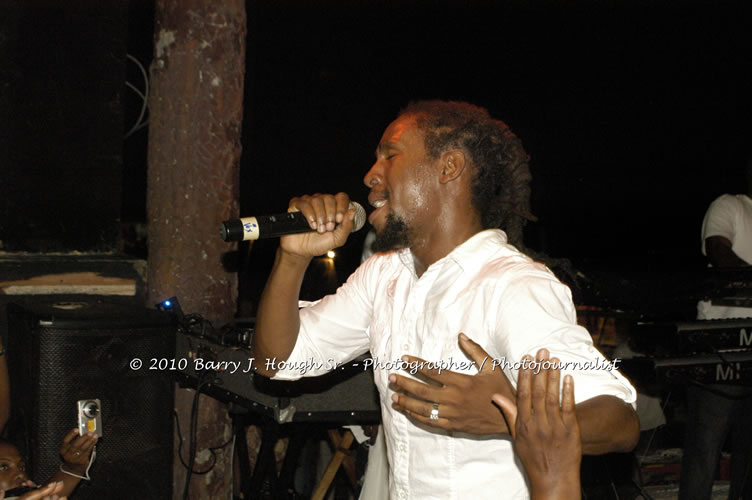 JAH Cure - Live In Concert @ Negril Escape Resort and Spa, December 15, 2009, One Love Drive, West End, Negril, Westmoreland, Jamaica W.I. - Photographs by Net2Market.com - Barry J. Hough Sr, Photographer/Photojournalist - Negril Travel Guide, Negril Jamaica WI - http://www.negriltravelguide.com - info@negriltravelguide.com...!