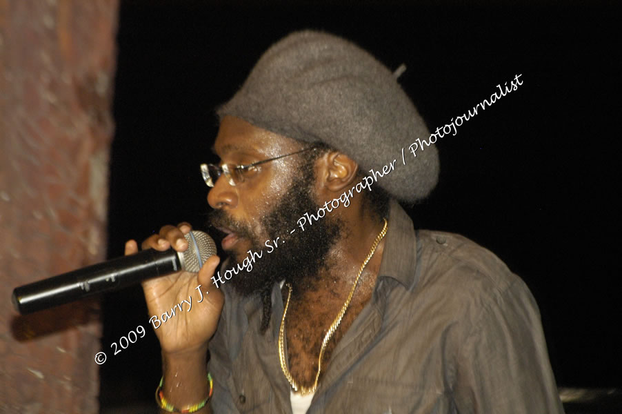  Tarrus Riley - Live in Concert - at the One Love Reggae Concert Series 09/10 @ Negril Escape Resort & Spa - Also Featuring: Mistic Bowie, Monday Justice, Cash, Dean Frazier - DJ Gemini - MC Oliver Cargill, Negril Escape Resort & Spa, One Love Drive, West End, Negril, Westmoreland, Jamaica W.I. - Tuesday, November 17, 2009 - Photographs by Net2Market.com - Barry J. Hough Sr, Photographer / Photojournalist - Photos taken with a Nikon D70, D100, or D300 - Negril Travel Guide, Negril Jamaica WI - http://www.negriltravelguide.com - info@negriltravelguide.com...!