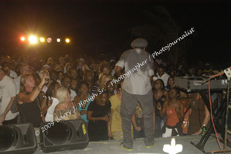  Tarrus Riley - Live in Concert - at the One Love Reggae Concert Series 09/10 @ Negril Escape Resort & Spa - Also Featuring: Mistic Bowie, Monday Justice, Cash, Dean Frazier - DJ Gemini - MC Oliver Cargill, Negril Escape Resort & Spa, One Love Drive, West End, Negril, Westmoreland, Jamaica W.I. - Tuesday, November 17, 2009 - Photographs by Net2Market.com - Barry J. Hough Sr, Photographer / Photojournalist - Photos taken with a Nikon D70, D100, or D300 - Negril Travel Guide, Negril Jamaica WI - http://www.negriltravelguide.com - info@negriltravelguide.com...!