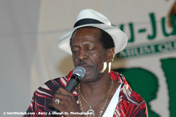 Gregory Isaacs - Tru Juice Rebel Salute 2006 - Reggae's Premiere Roots Festival - Pre-Show Venue Photos -Port Kaiser Sports Club, Saturday, January 14, 2006 - Negril Travel Guide, Negril Jamaica WI - http://www.negriltravelguide.com - info@negriltravelguide.com...!